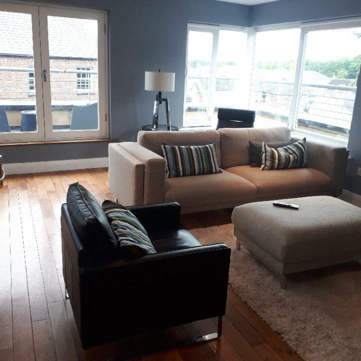 קילקני Luxurious Penthouse Apartment 1 , City Centre מראה חיצוני תמונה