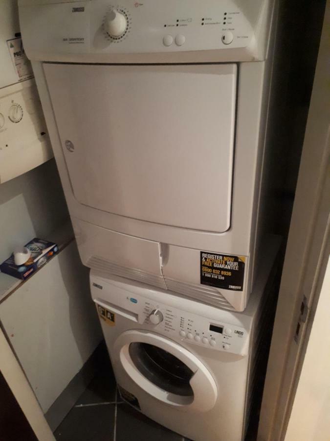 קילקני Luxurious Penthouse Apartment 1 , City Centre מראה חיצוני תמונה